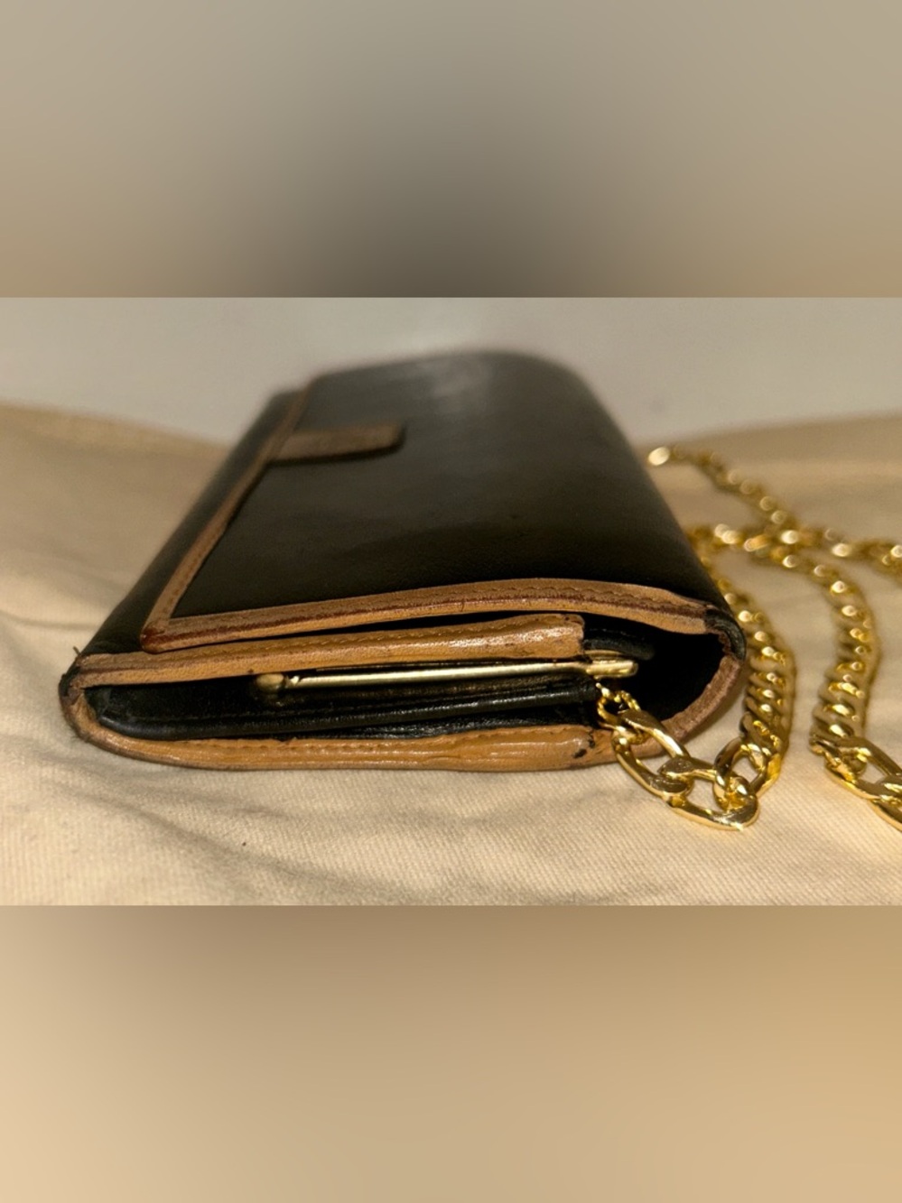 Vintage Celine Triomphe leather wallet with aftermarket chain - Picture 3 of 9